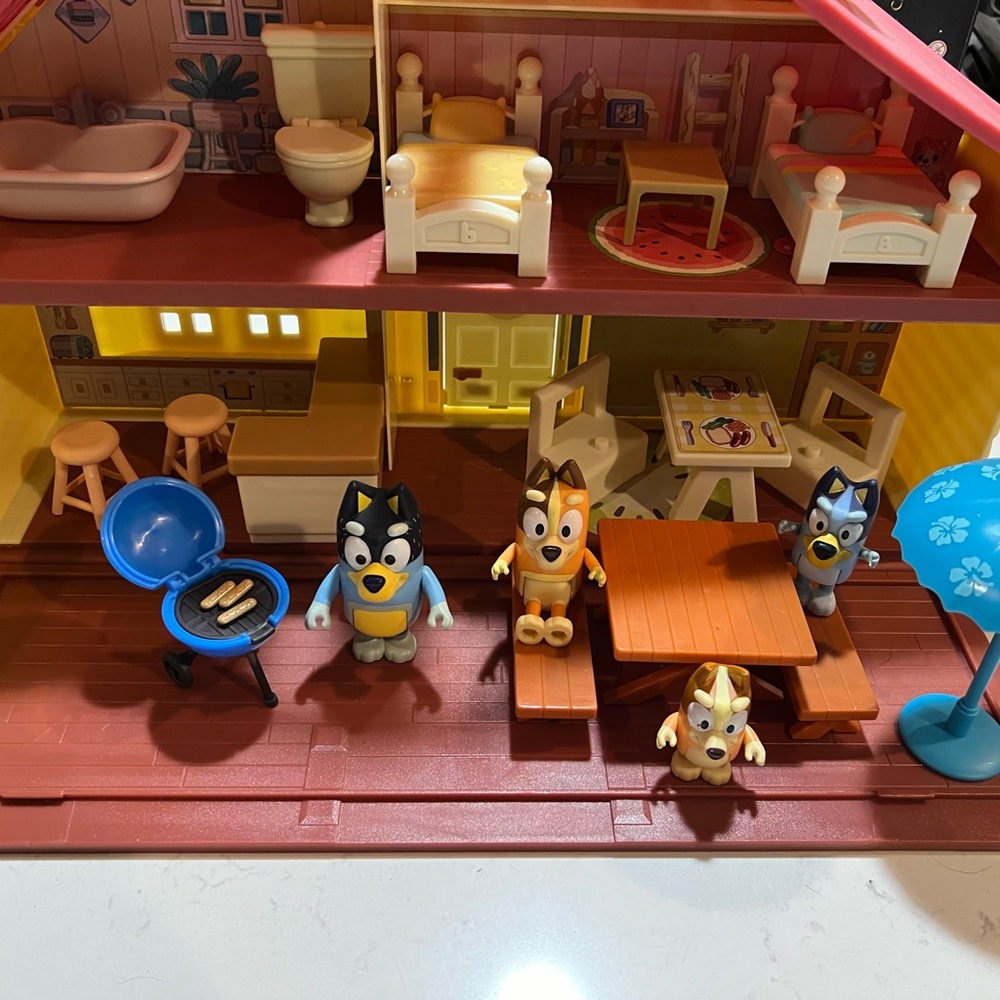 Bluey House and Car
